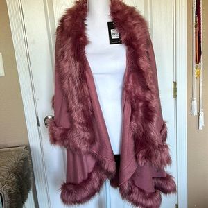 One size knit faux fur cape/ overseer